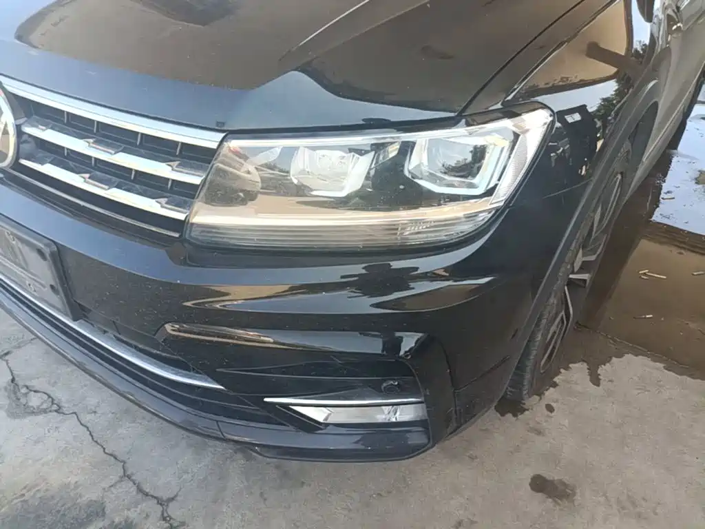 Photo 24 - Volkswagen Tiguan L