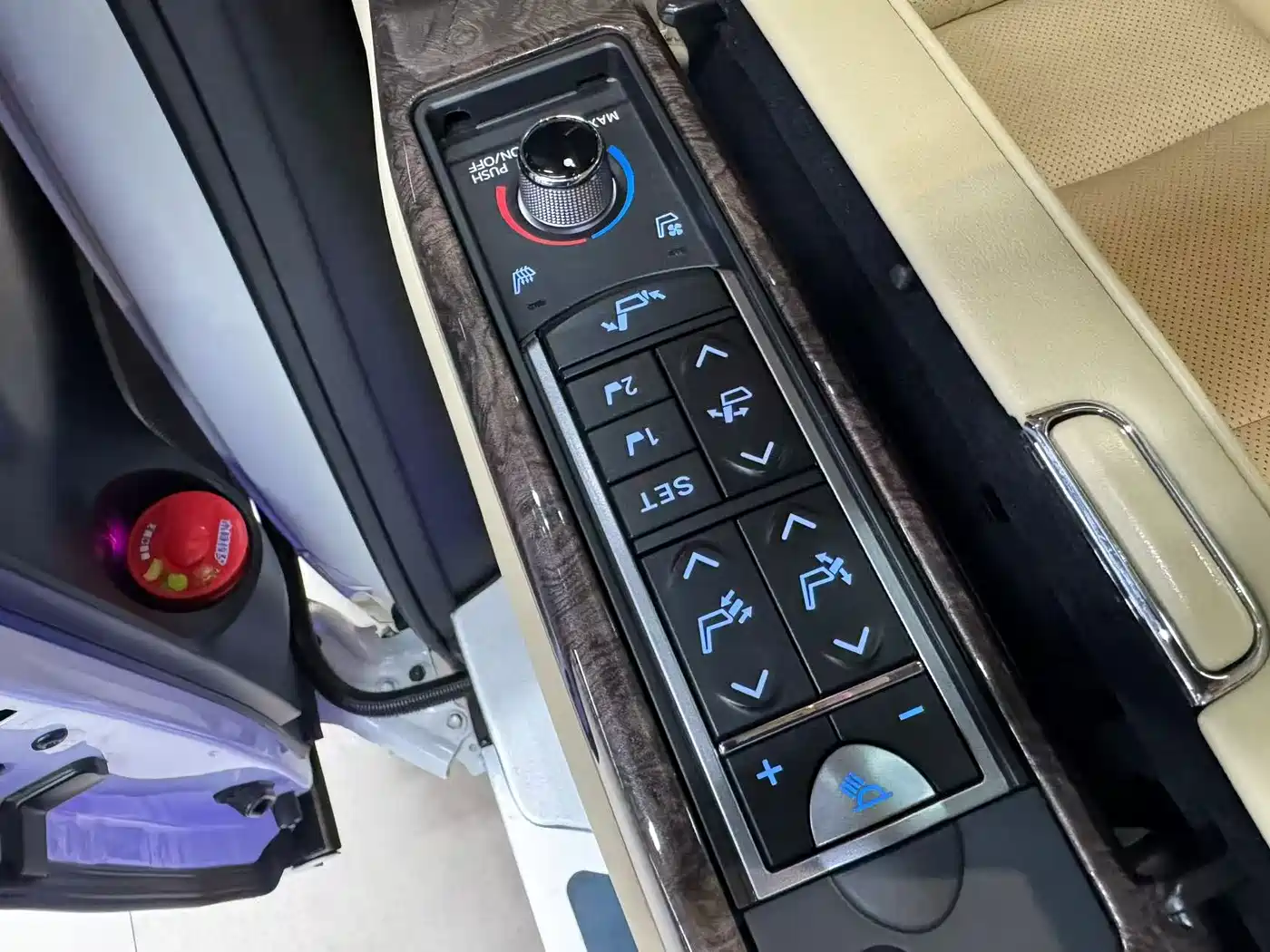 Toyota Vellfire 2021 Crown Hybrid 2.5L HV Premium Edition фото 9