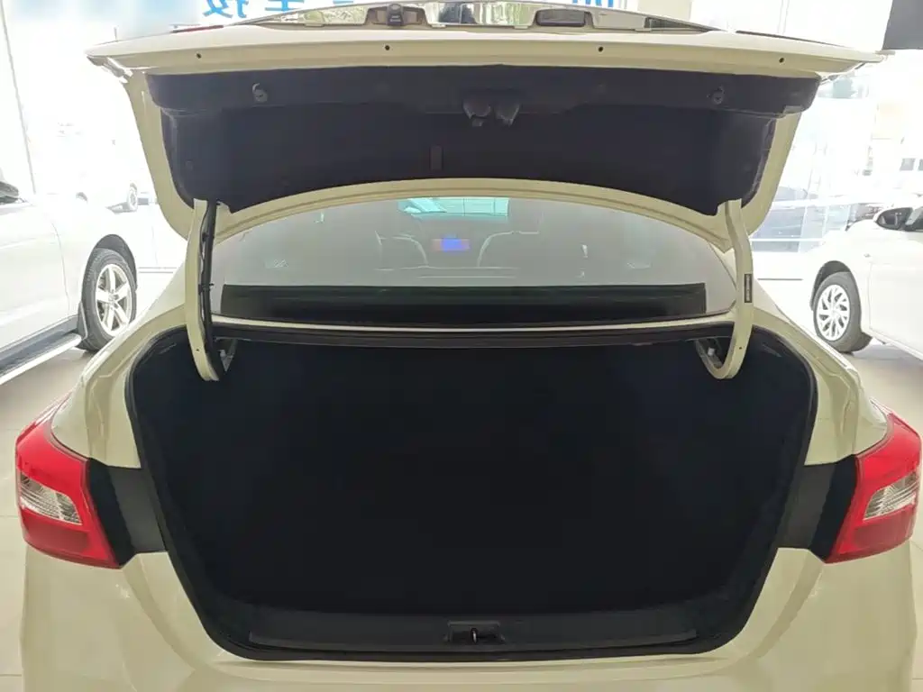 Nissan SYLPHY, миниатюра 15