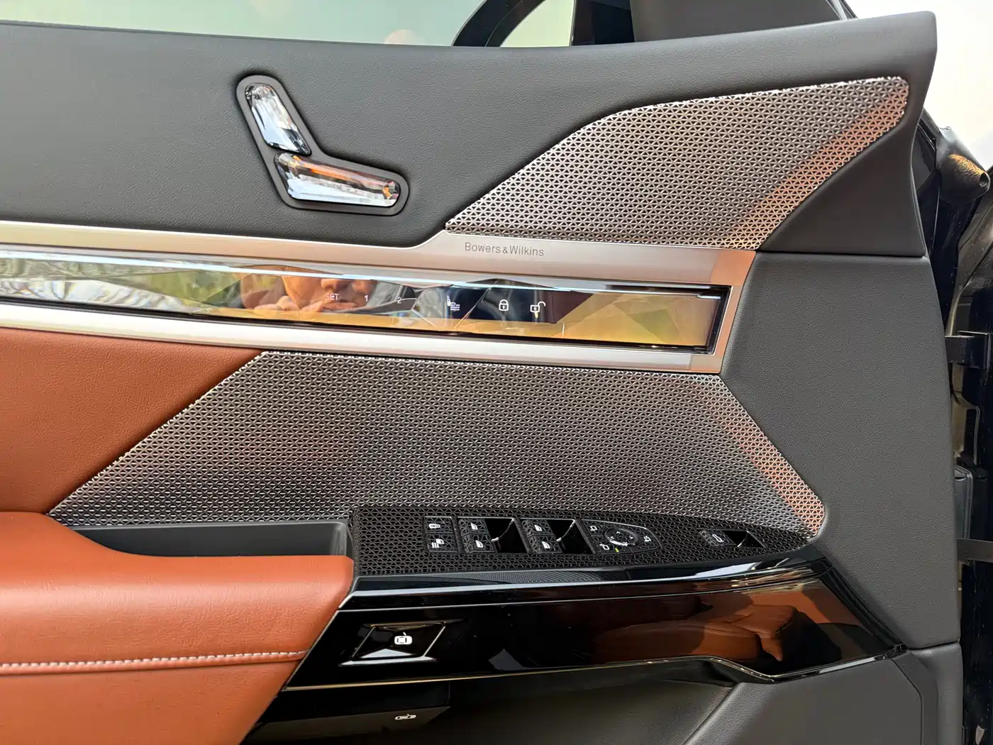BMW 7 Series 2023 740Li Exclusive M Sport Package фото 11