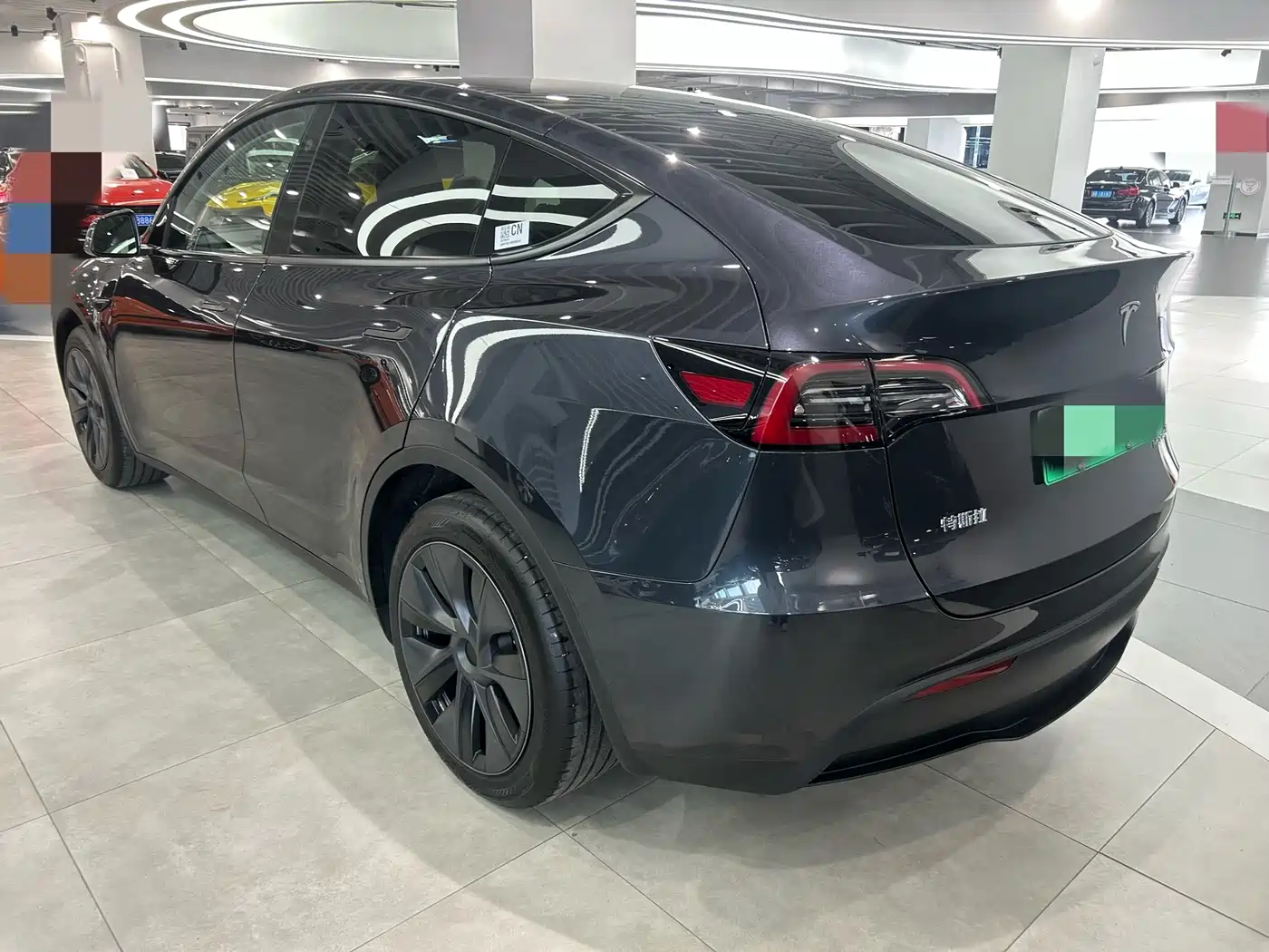 TESLA MODEL Y