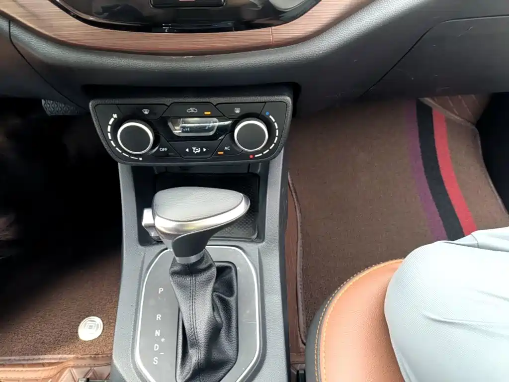 FAW Senya R7 2017 2017 Model 1.6L Automatic Luxury