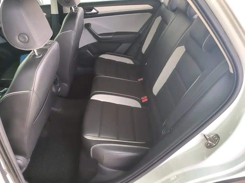 Volkswagen T-Roc, миниатюра 17