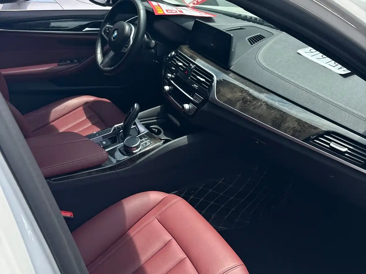 BMW 5-SERIES