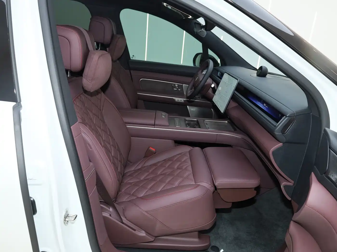 NIO ES8 2026 2025 Base Model 7-Seater