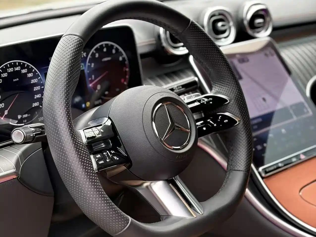 Mercedes-Benz C-Class 2023 C 260 L Night Edition Sport фото 8
