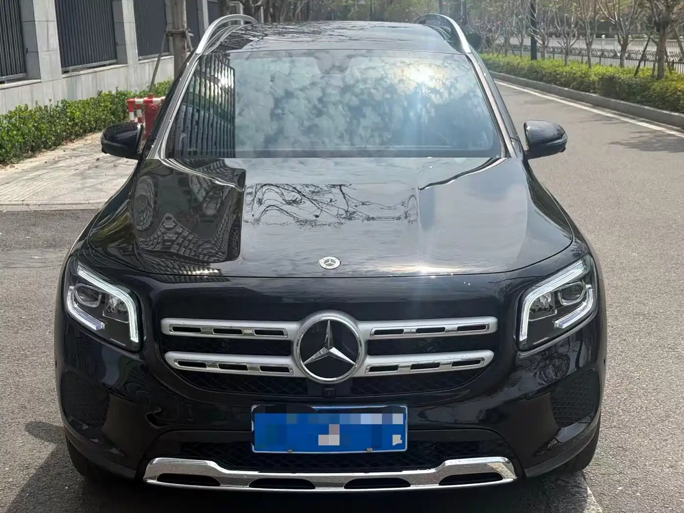 MERCEDES-BENZ GLB