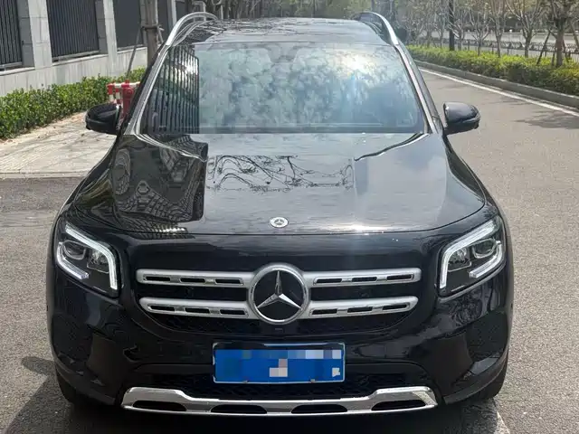 MERCEDES-BENZ GLB
