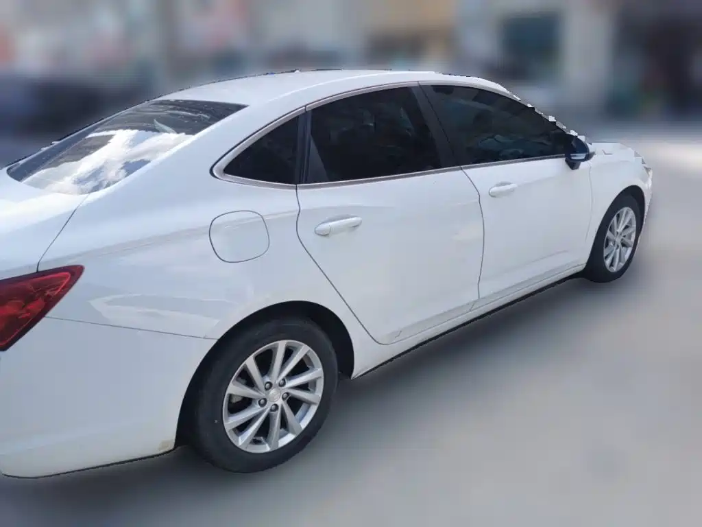 Photo 6 - Buick Verano