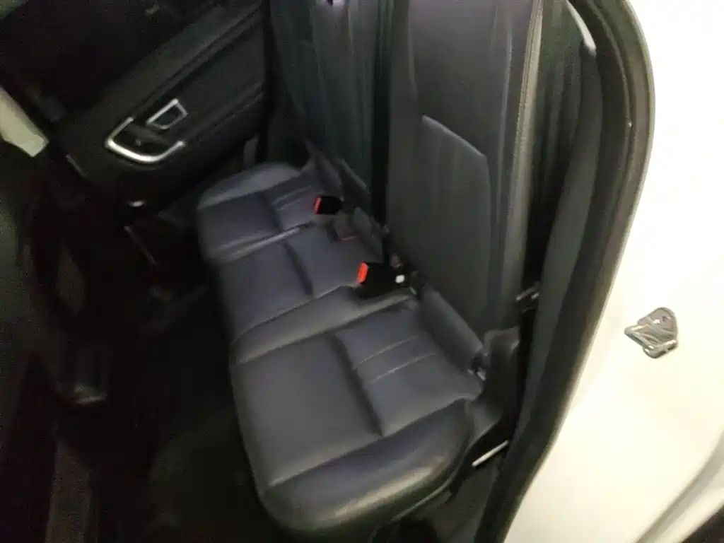 Land Rover Discovery Sport 2018 240PS HSE Edition фото 17