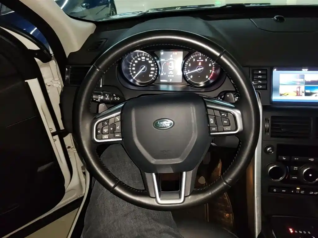 Land Rover Discovery Sport 2018 240PS HSE Edition фото 11