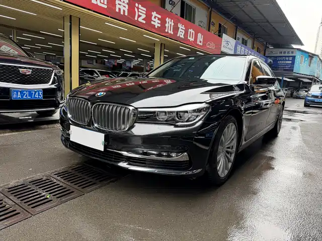 BMW 7 SERIES