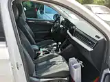 Photo 7 - Volkswagen Tiguan L