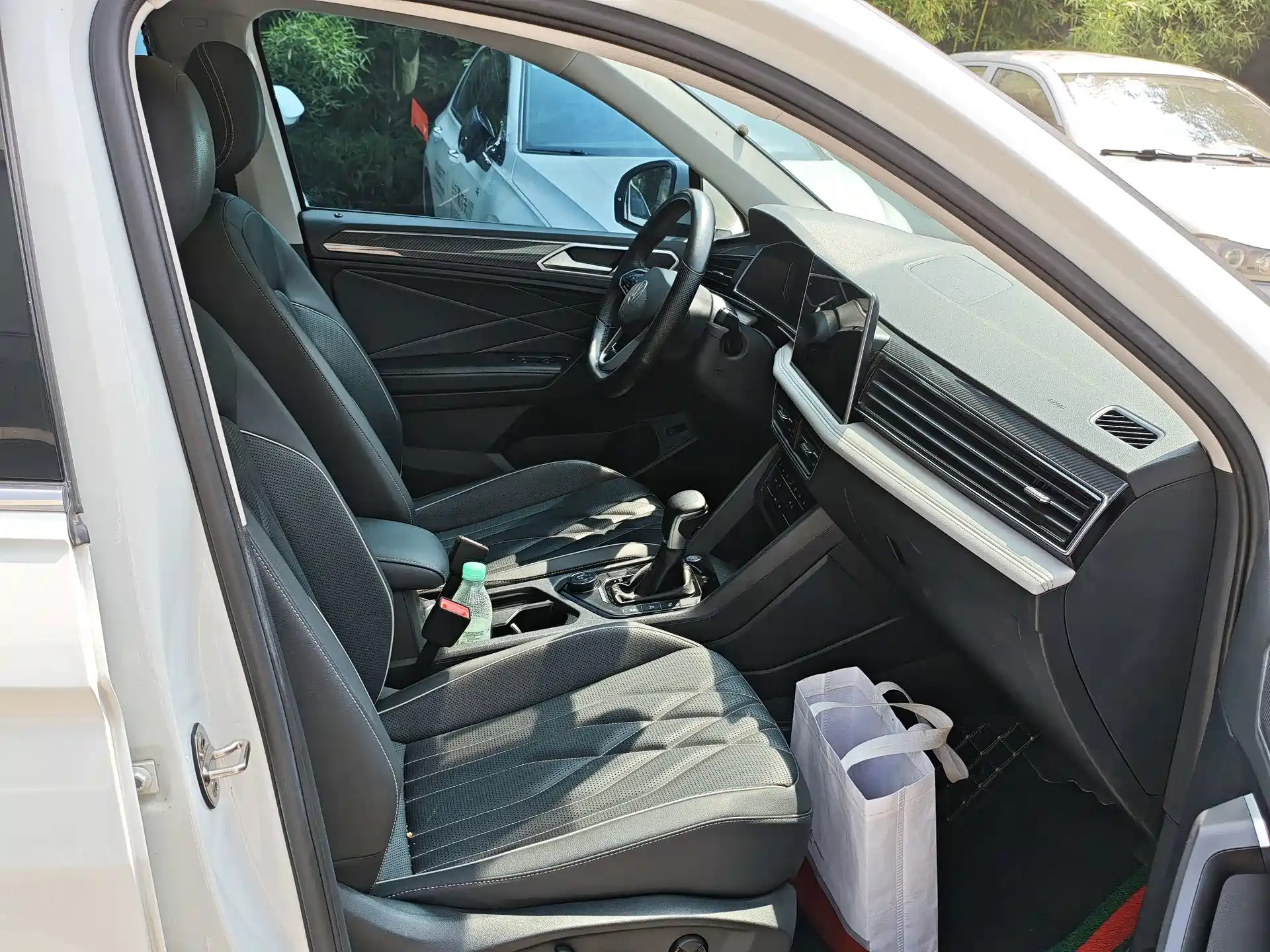 Photo 7 - Volkswagen Tiguan L