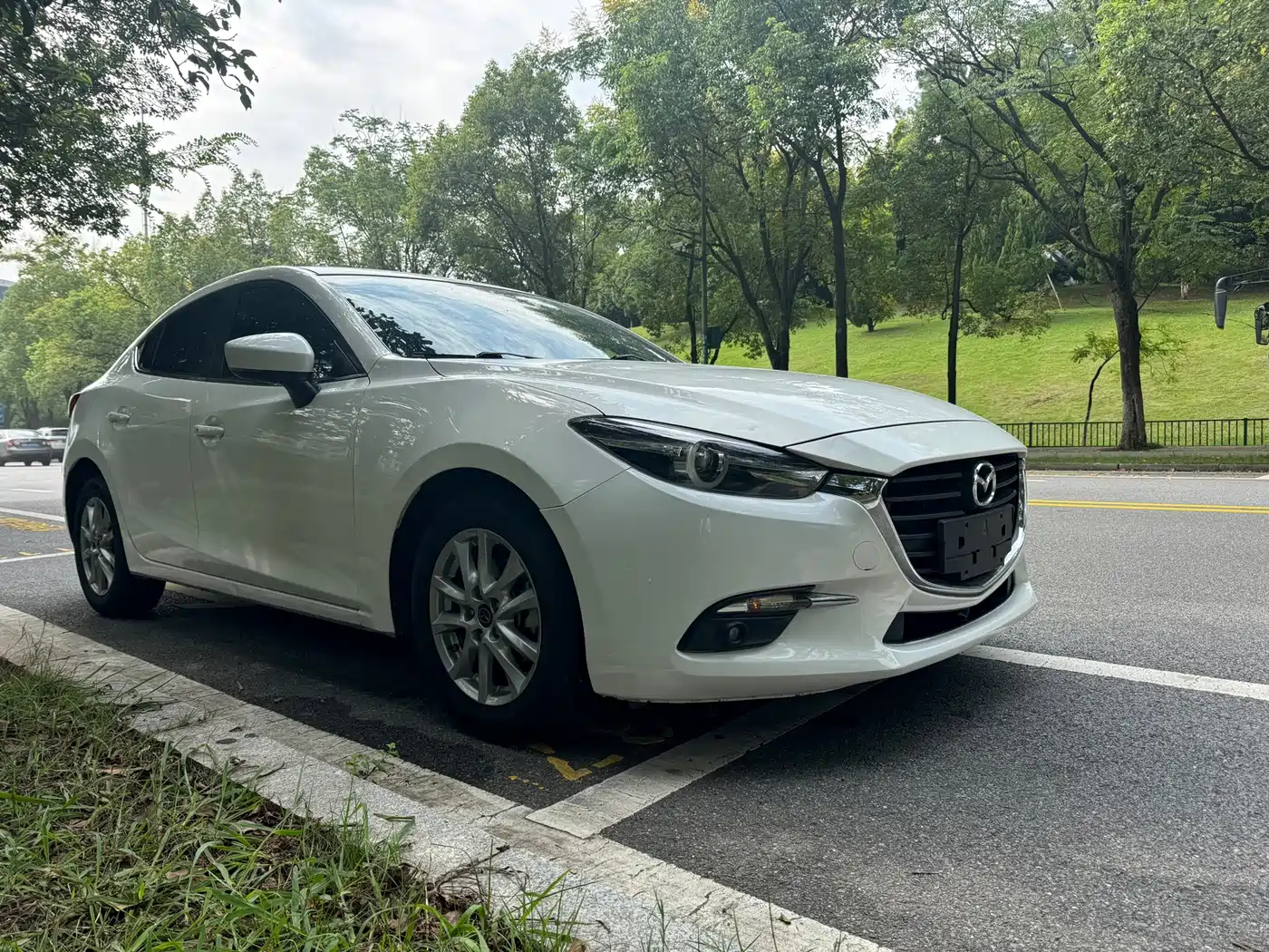 Фото 1 - Mazda Mazda 3