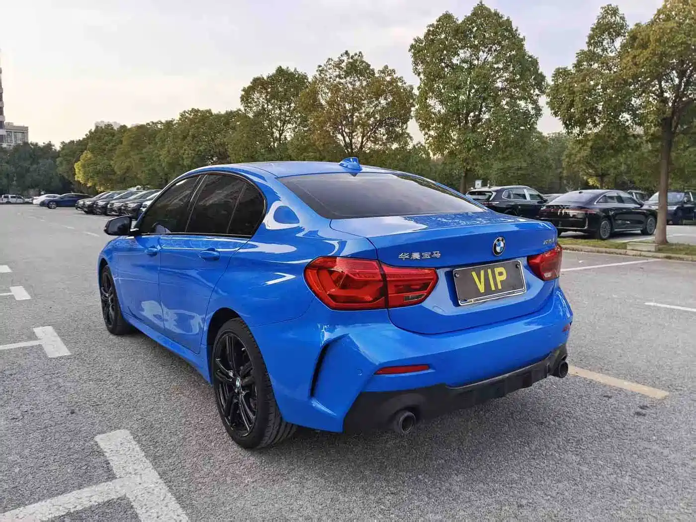 BMW 1-SERIES