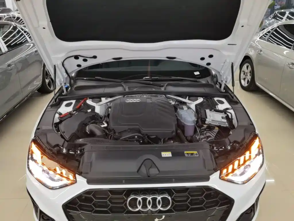 Фото 20 - Audi A4L
