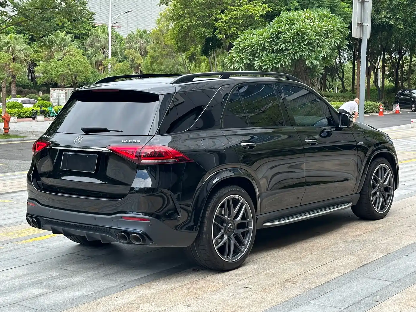 Photo 15 - Mercedes-Benz GLE AMG