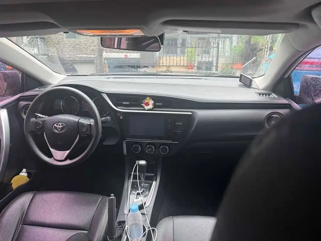 Фото 3 - Toyota Corolla