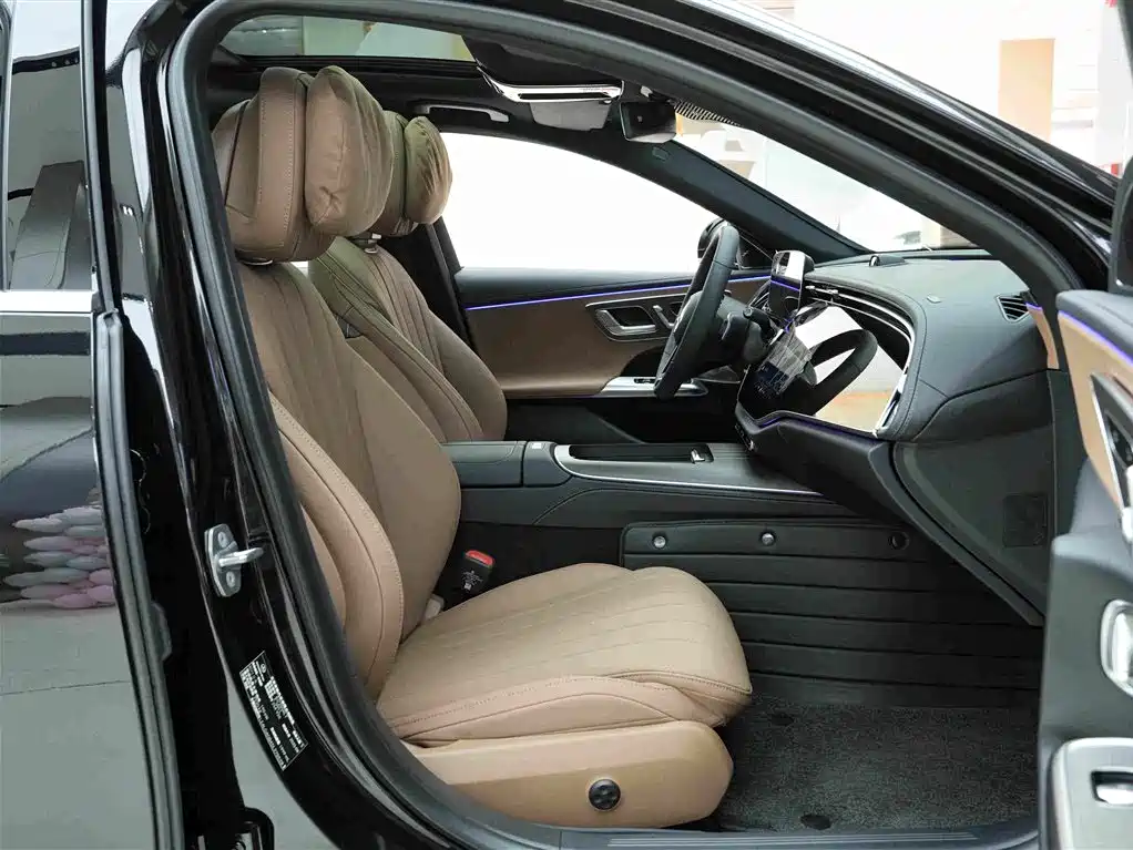 صورة 12 - Mercedes-Benz E-Class