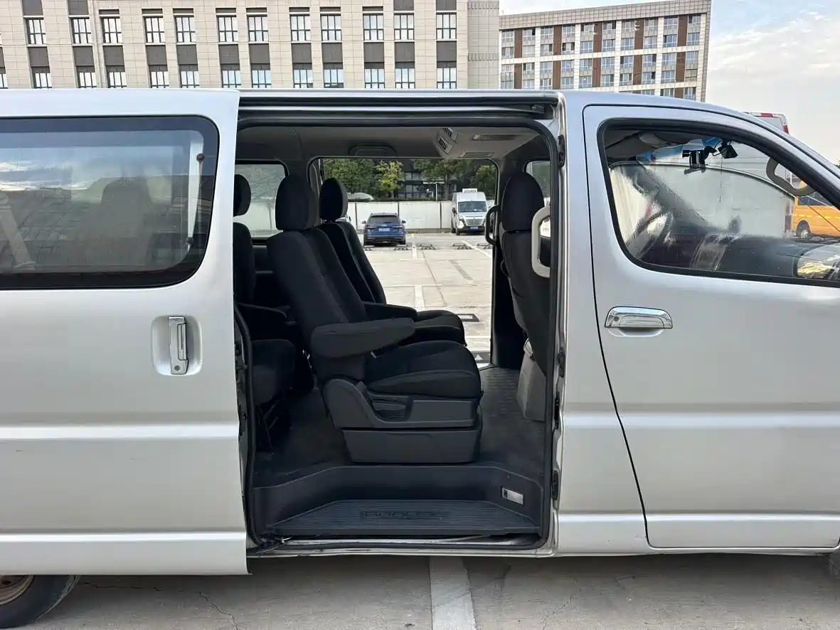 Jinbei Grace 2015 2015 2.0L Classic Edition Luxury Model Long Wheelbase 9-Seater