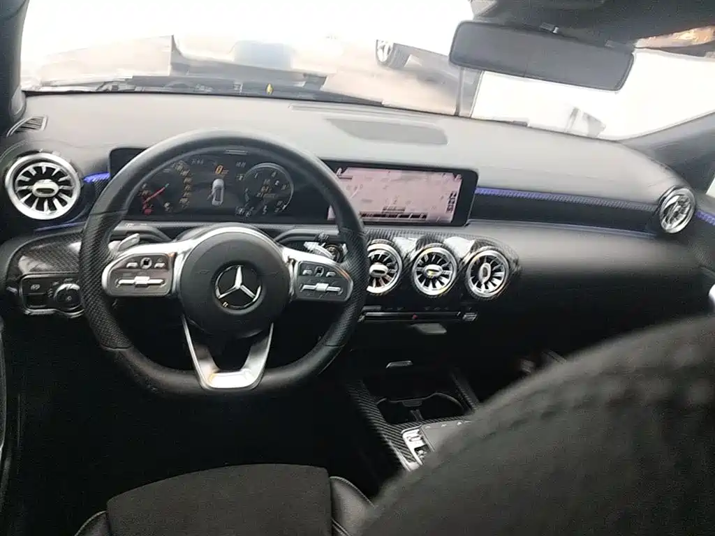 Mercedes-Benz A-Class 2019 Facelift A 200 L Sports Sedan фото 10