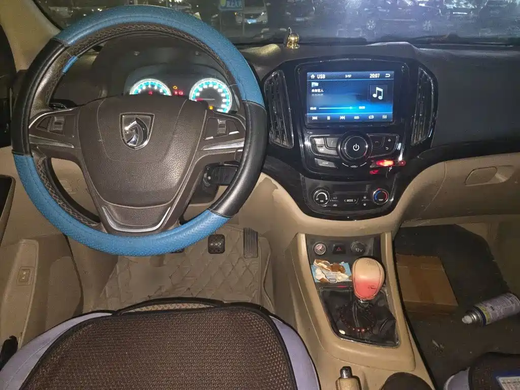 Baojun 730 2014 2014 1.5L Manual Luxury Navigation ESP Edition 7-Seater