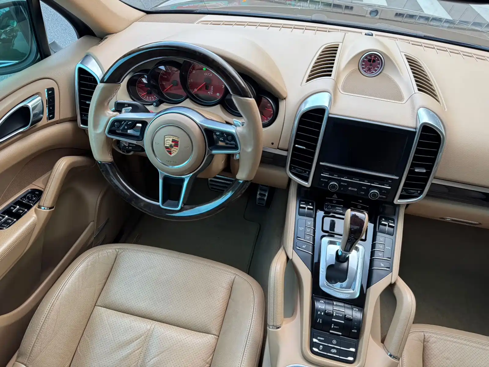 Photo 9 - Porsche Cayenne