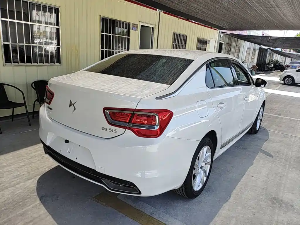 DS 5LS 2016 2016 1.6T Style Edition THP160
