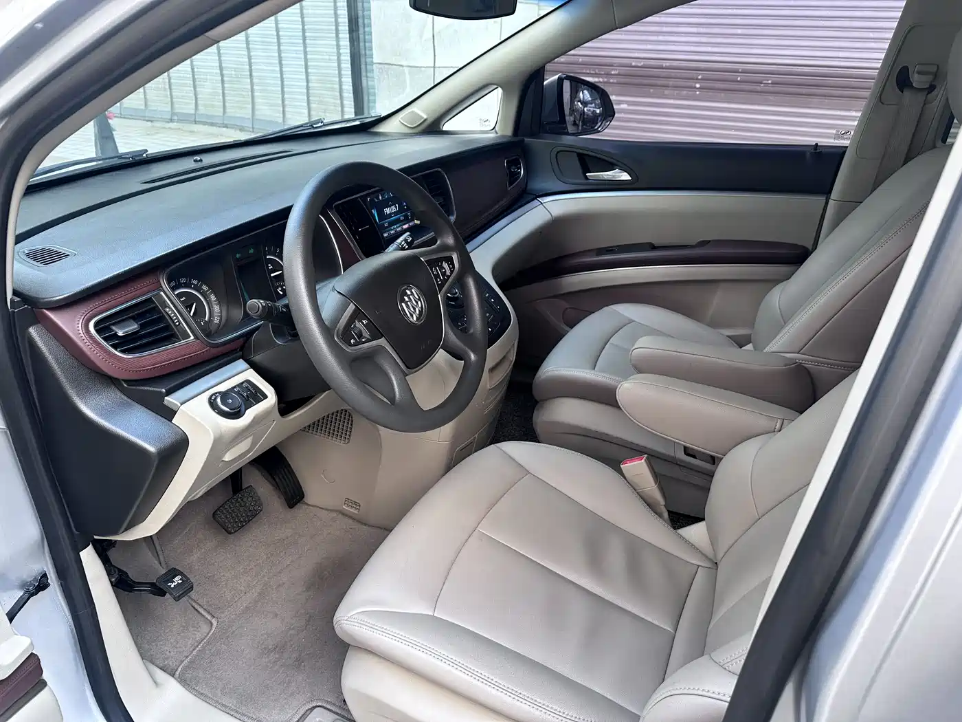 Buick GL8 2018 28T Comfort China VI фото 5