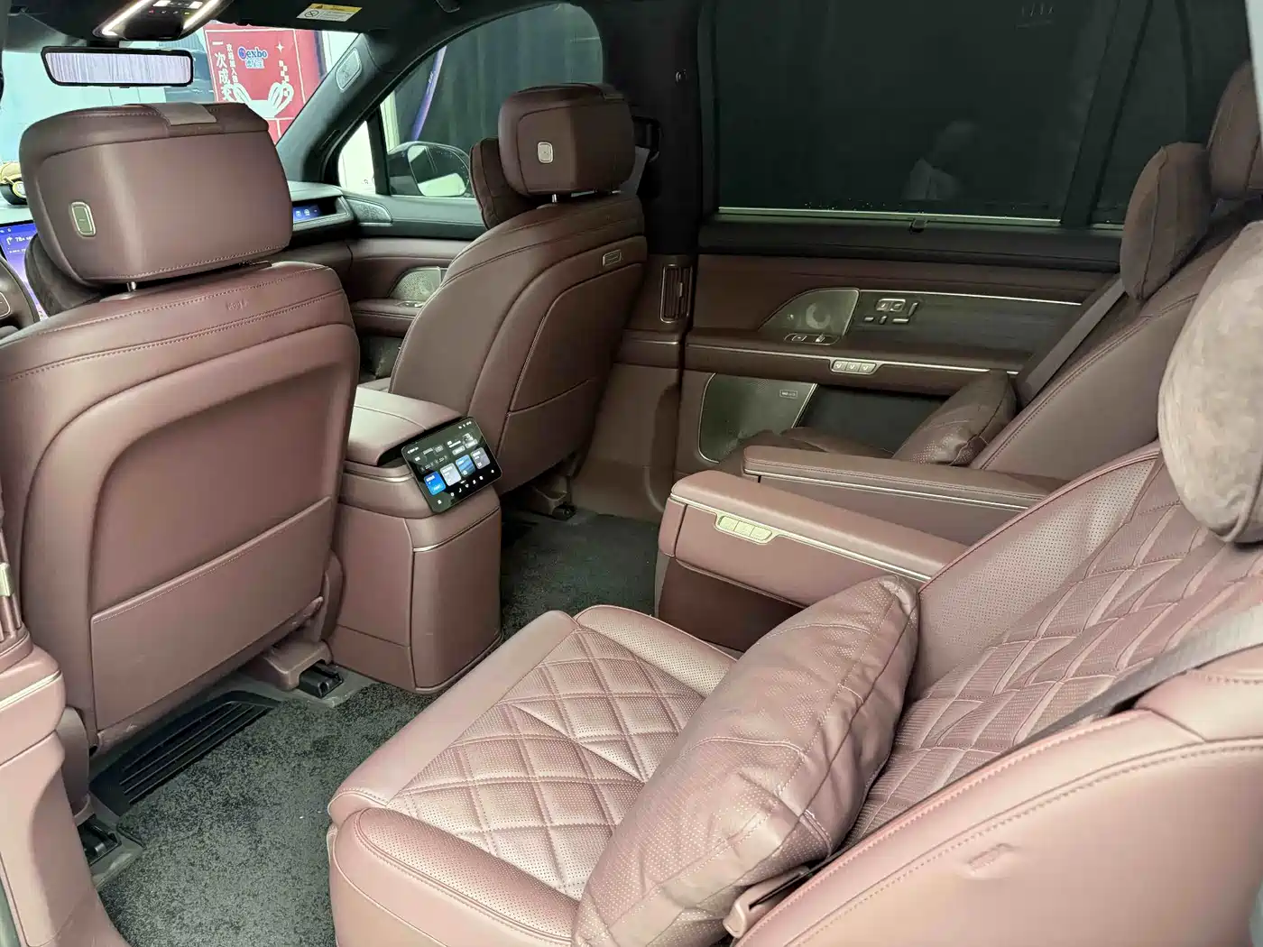 NIO ES8 2025 2025 Model 6-Seat Executive Luxury Edition