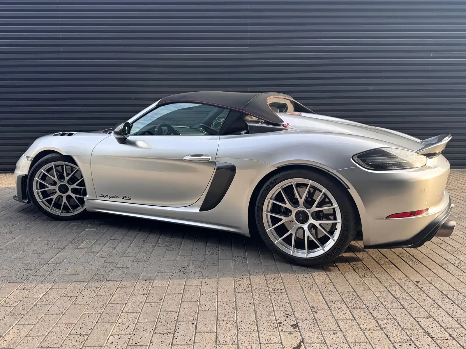 Photo 8 - Porsche 718