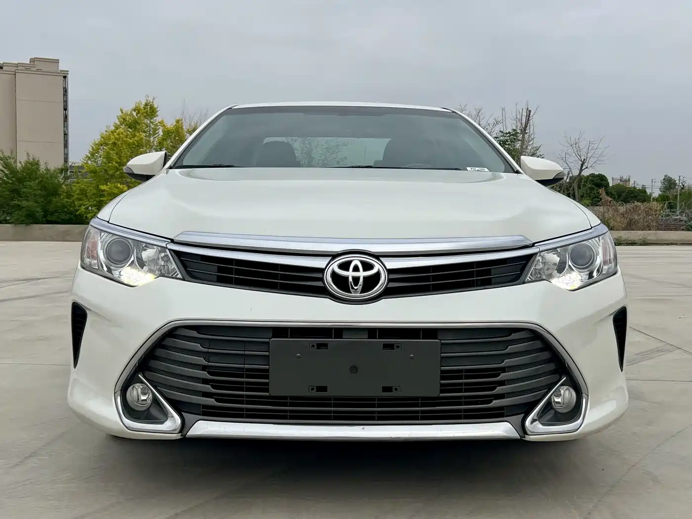 Toyota Camry 2015 2.0G Leading Edition фото 2