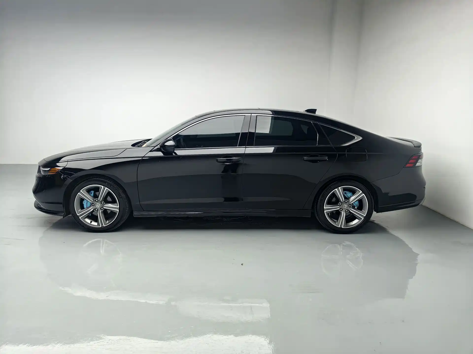 Photo 5 - Honda Accord