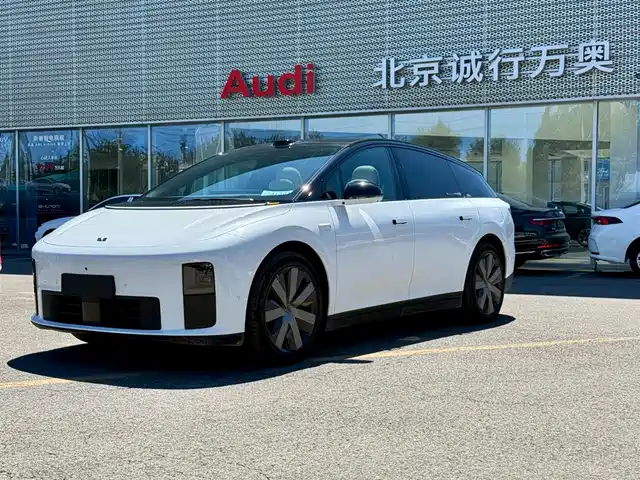 Li Auto Li Auto i6 2025 4WD Base Model