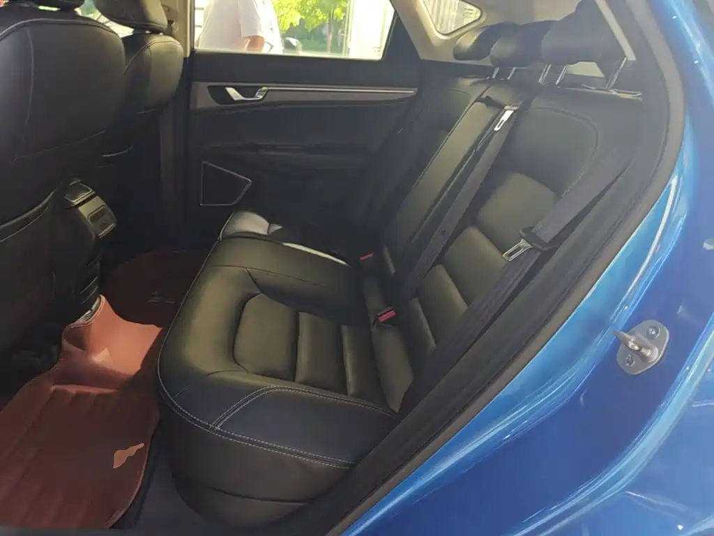 Photo 17 - Geely Emgrand GS