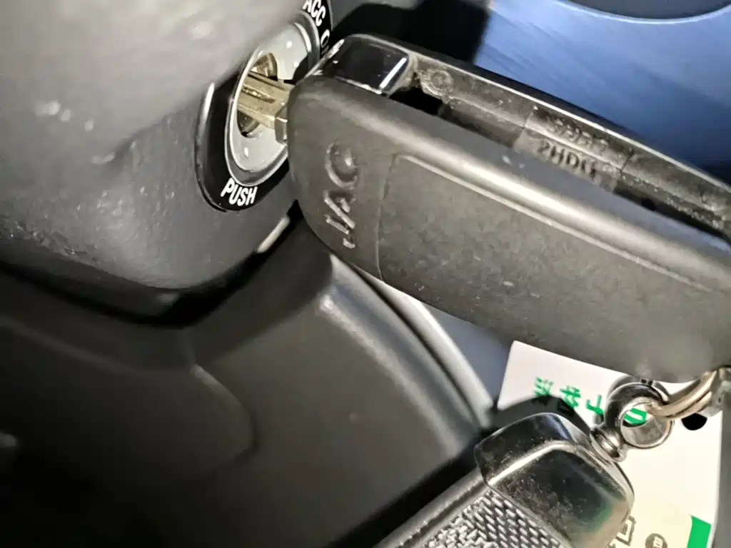 JAC Refine M3 2023 2023 PLUS 1.8L Smart Connect 7/8-seater