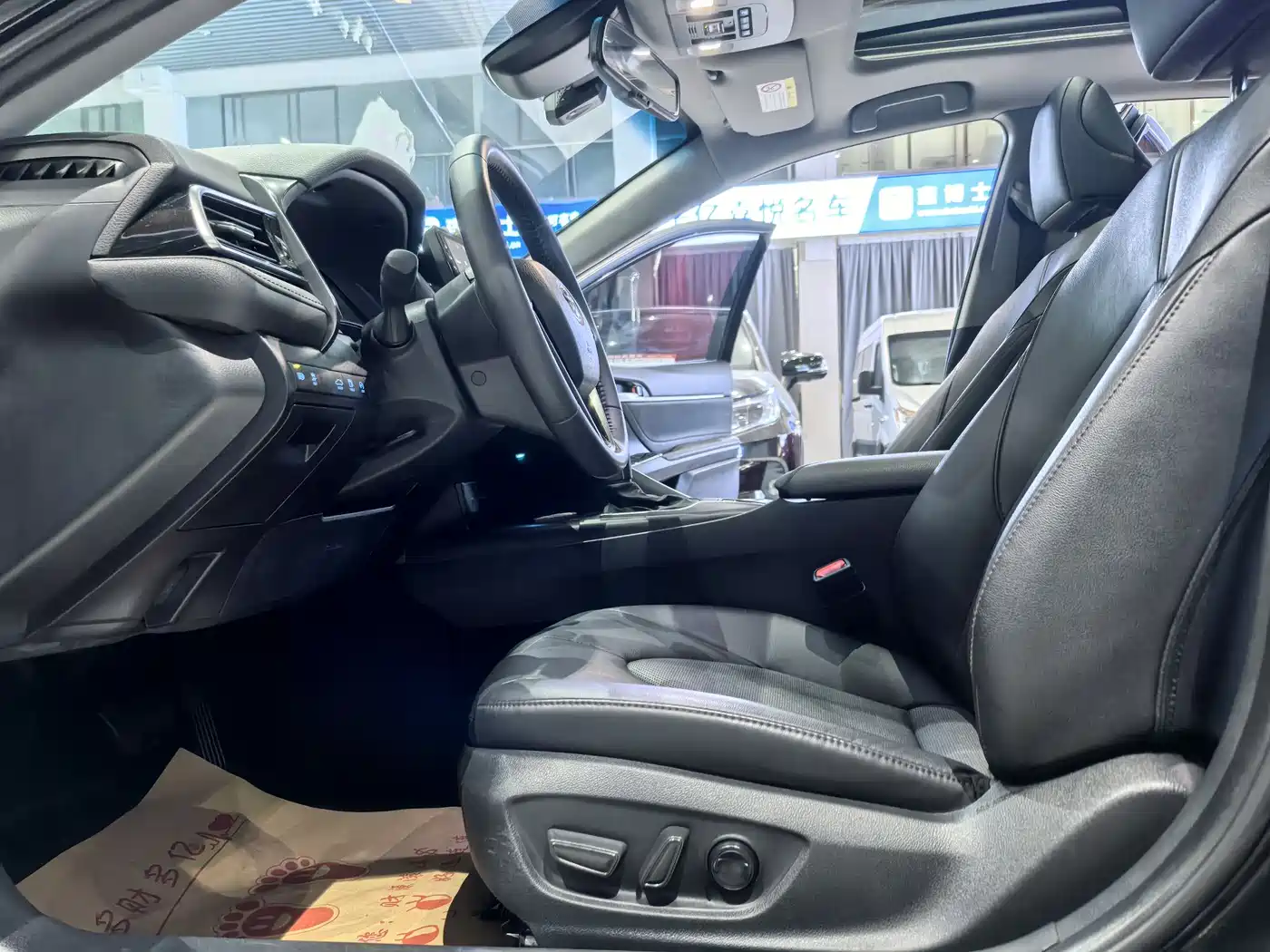 Toyota Camry 2021 2.5G Luxury Edition фото 9