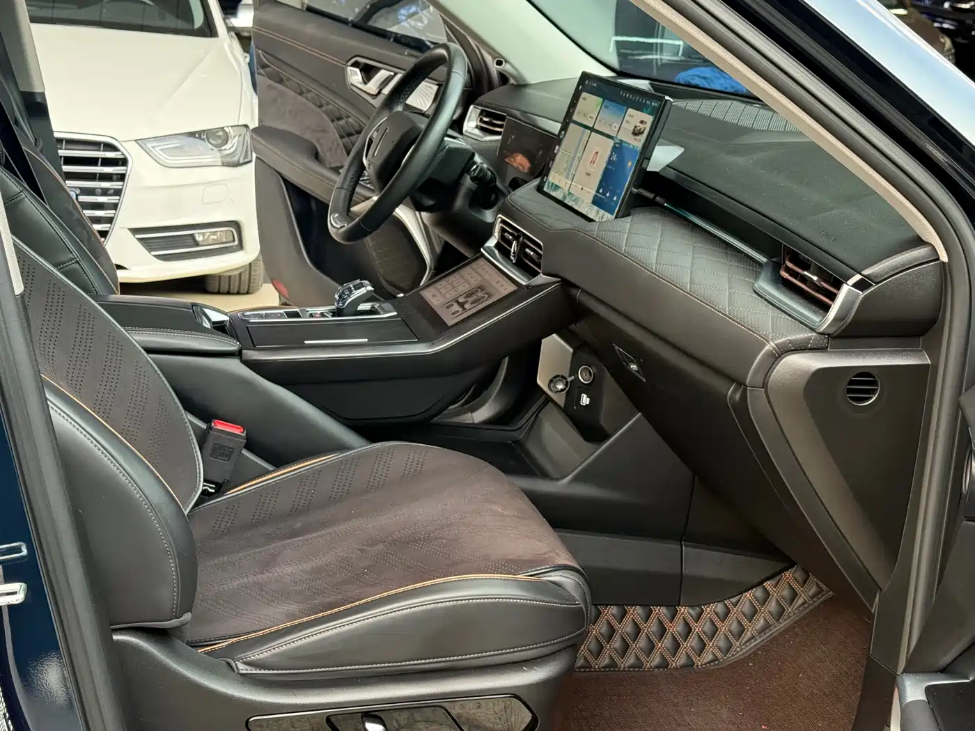 Wey Latte DHT-PHEV 2022 1.5T AWD Super Large Edition фото 5