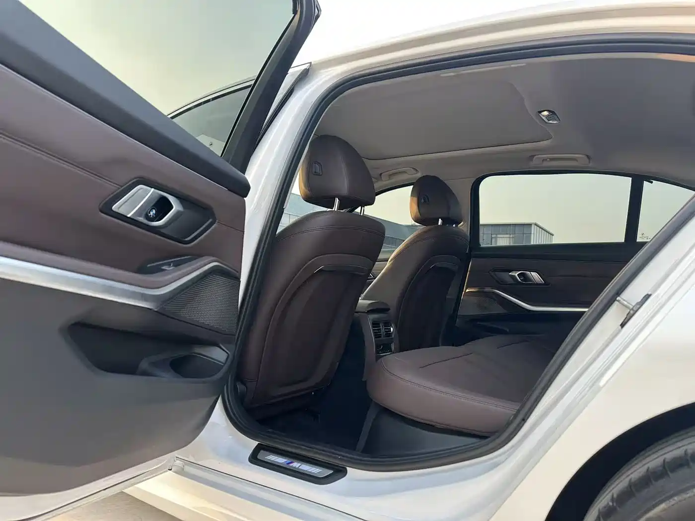 BMW 3 Series 2024 320Li M Sport Package фото 8