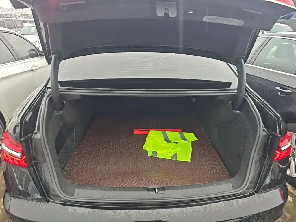 Фото 19 - Audi A6L