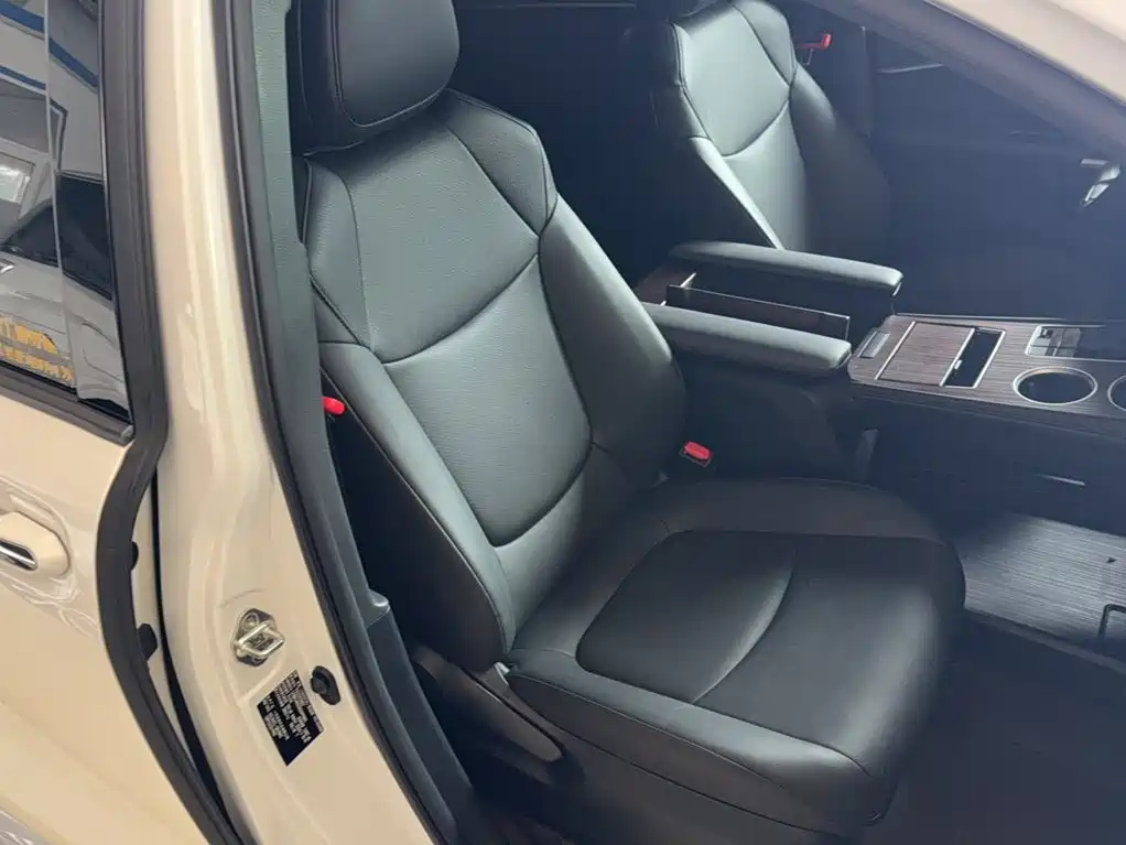 Toyota Granvia 2024 2024 2.5L Hybrid Luxury