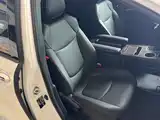 Фото 18 - Toyota Granvia