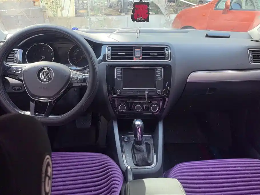 Volkswagen Sagitar 2018 1.6L Automatic Comfort фото 12