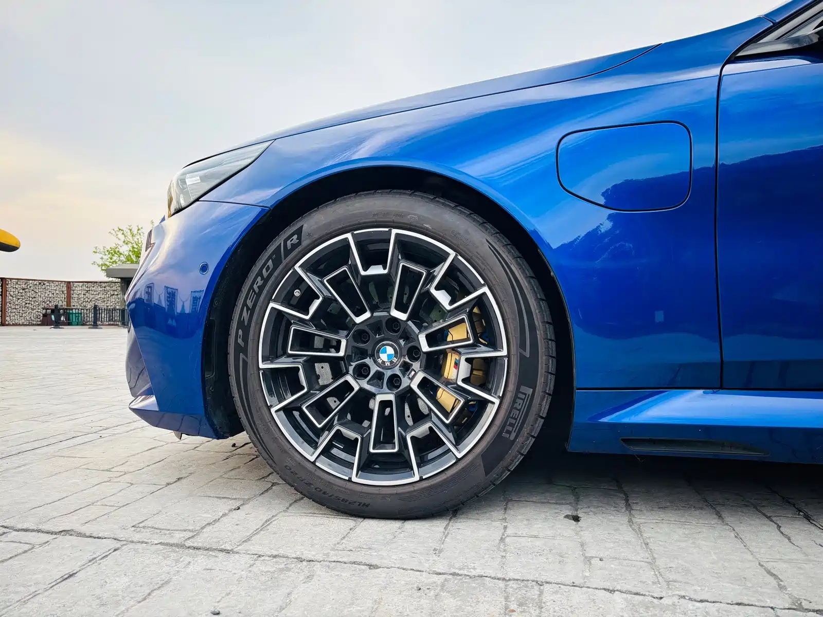 Фото 7 - BMW M5 New Energy