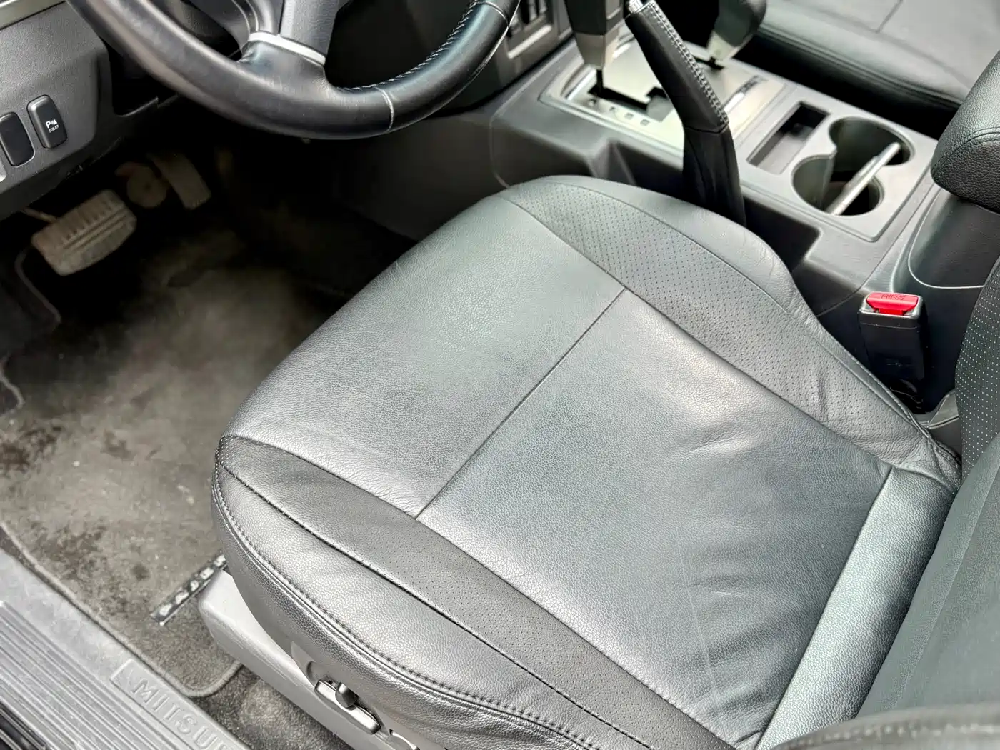 Mitsubishi Pajero (Import) 2012 3.0L Elite Plus Edition фото 12