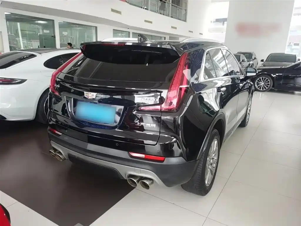 Cadillac XT4 2021 28T FWD Premium Edition фото 5