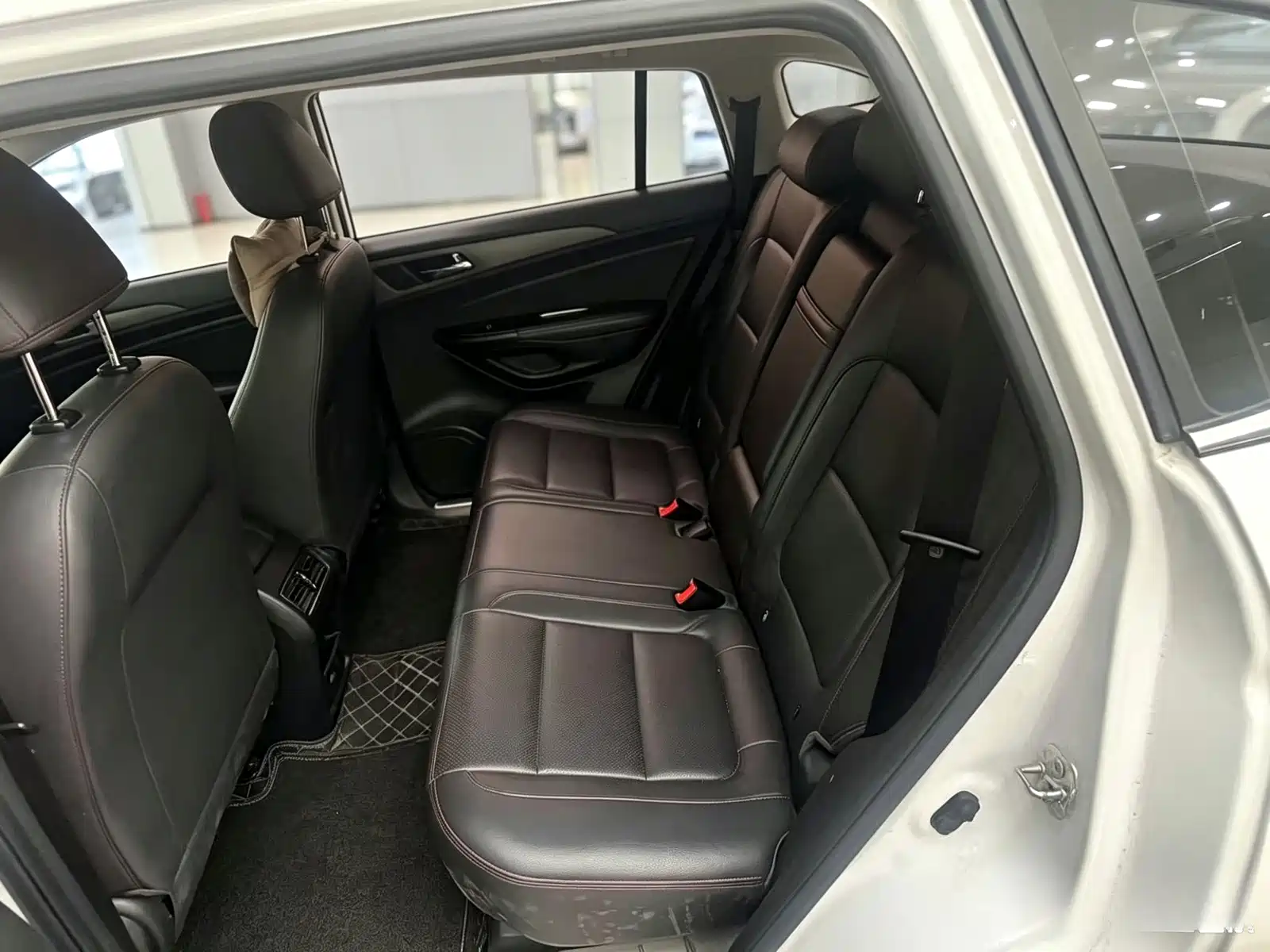 Photo 7 - Changan CS75