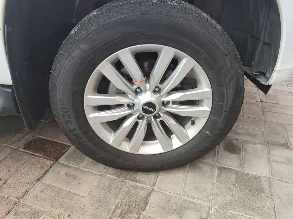 Isuzu mu-X Ranger 2022 2020 Model 1.9T Diesel Automatic 4WD Premium Edition 7-Seater China VI