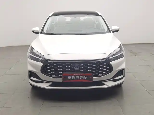 Ford Focus 2021 Sedan EcoBoost 180 Auto Trend — фото 3